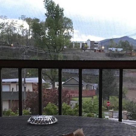 Spacious Downtown Condo Walking Distance To Downtown Gatlinburg Sleeps 6 Guests Exteriör bild