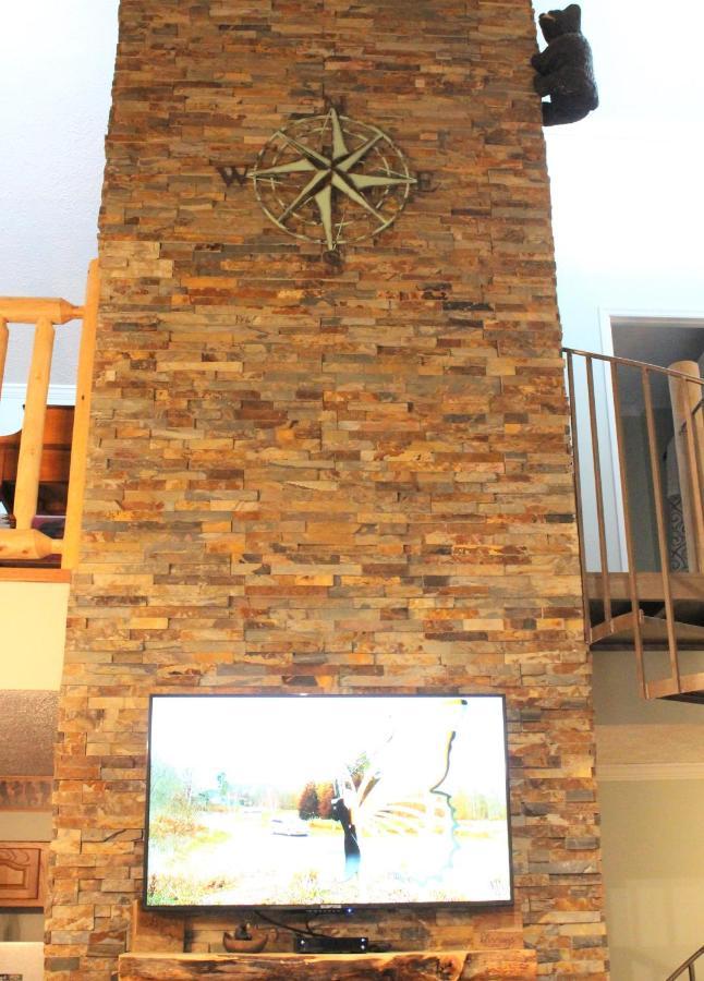Spacious Downtown Condo Walking Distance To Downtown Gatlinburg Sleeps 6 Guests Exteriör bild