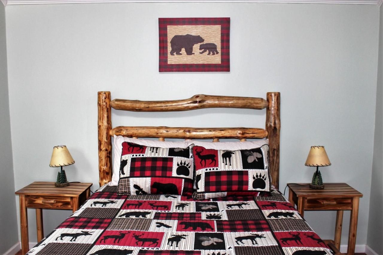 Spacious Downtown Condo Walking Distance To Downtown Gatlinburg Sleeps 6 Guests Exteriör bild