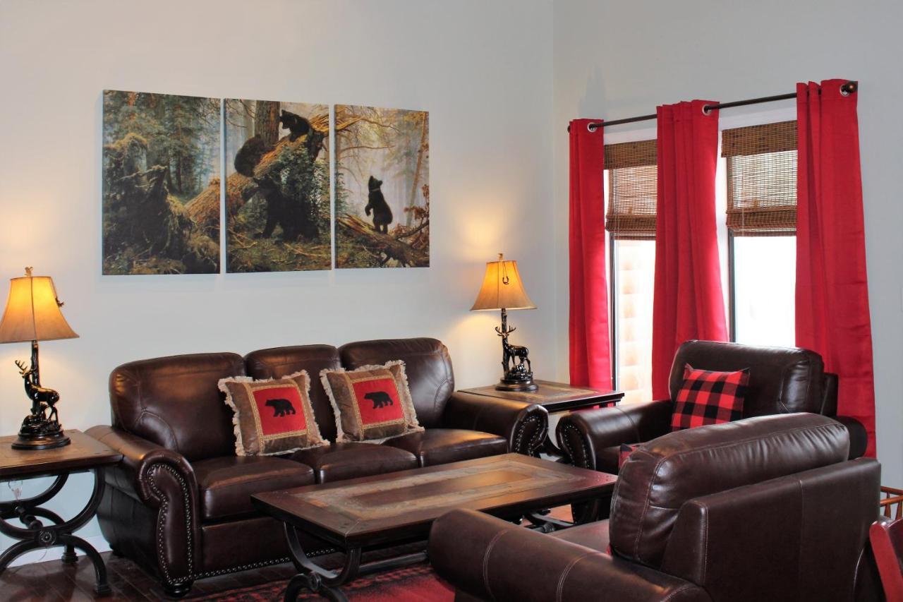 Spacious Downtown Condo Walking Distance To Downtown Gatlinburg Sleeps 6 Guests Exteriör bild