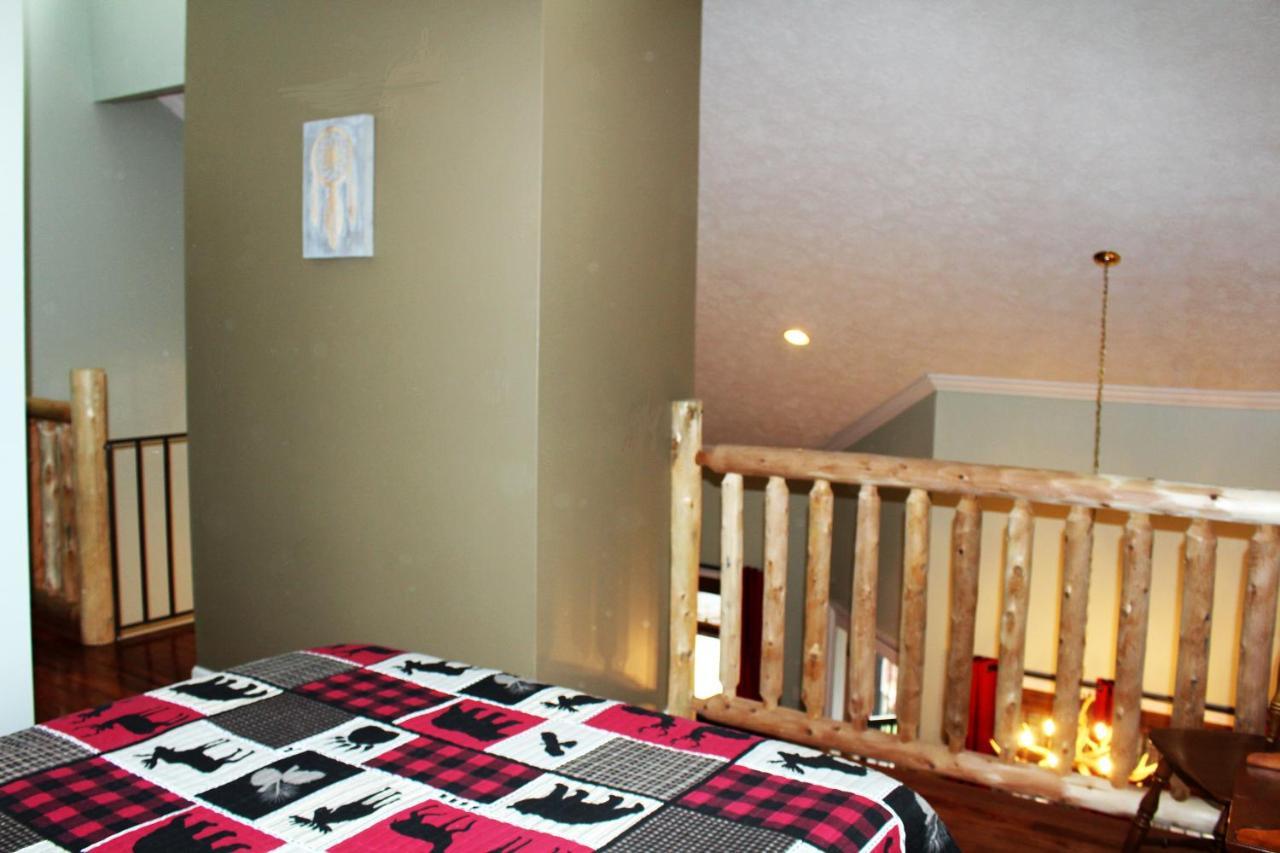 Spacious Downtown Condo Walking Distance To Downtown Gatlinburg Sleeps 6 Guests Exteriör bild