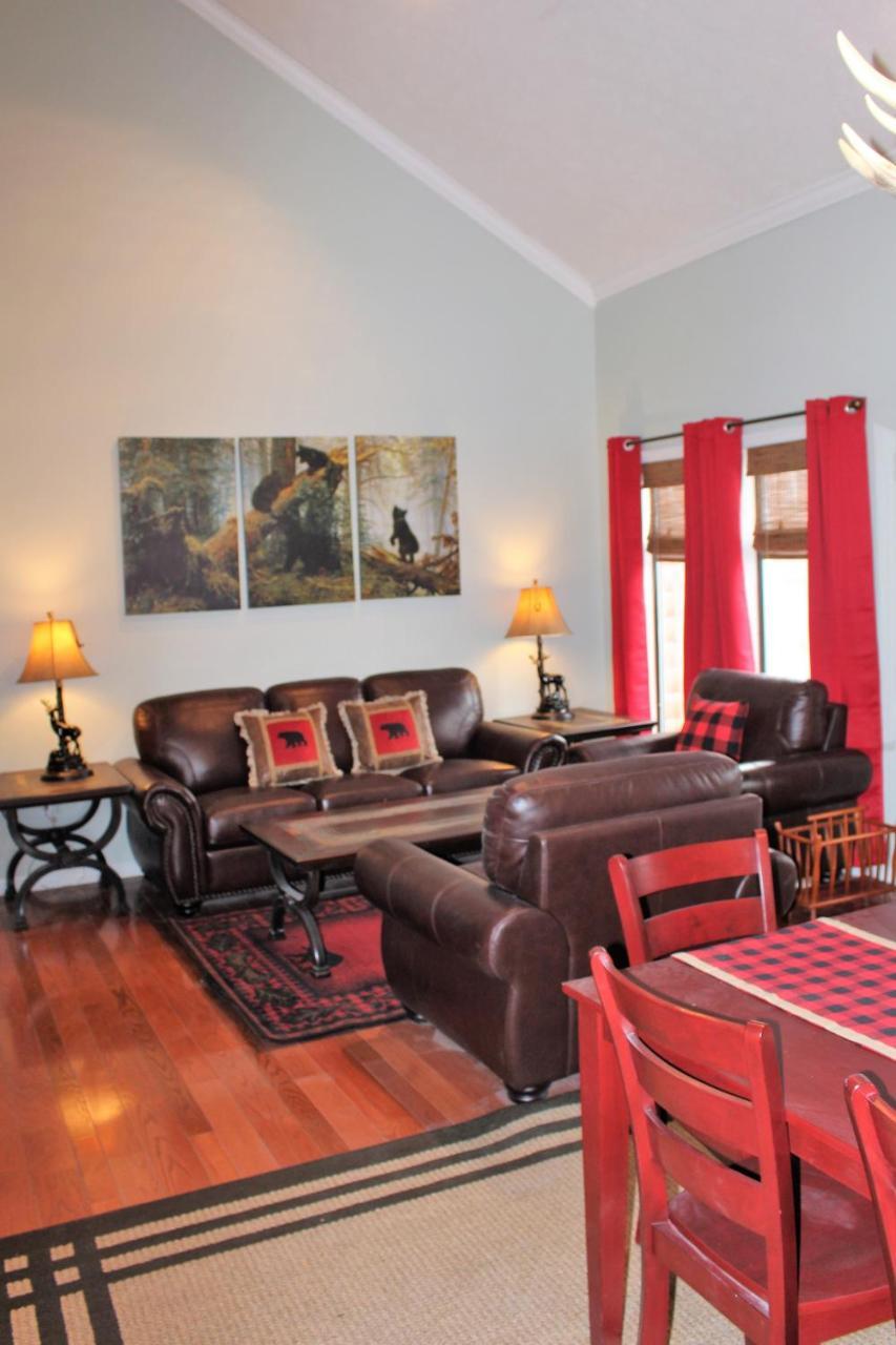 Spacious Downtown Condo Walking Distance To Downtown Gatlinburg Sleeps 6 Guests Exteriör bild