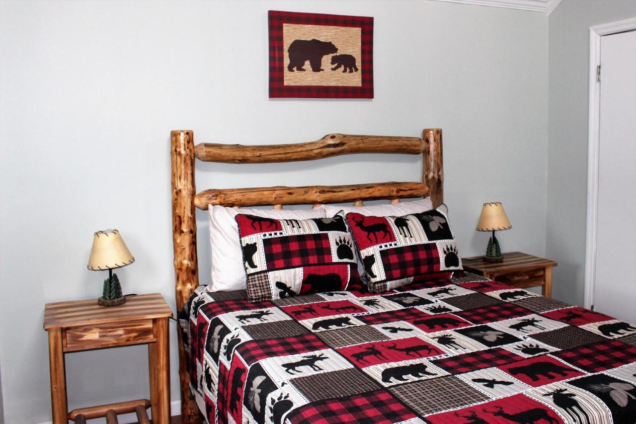 Spacious Downtown Condo Walking Distance To Downtown Gatlinburg Sleeps 6 Guests Exteriör bild